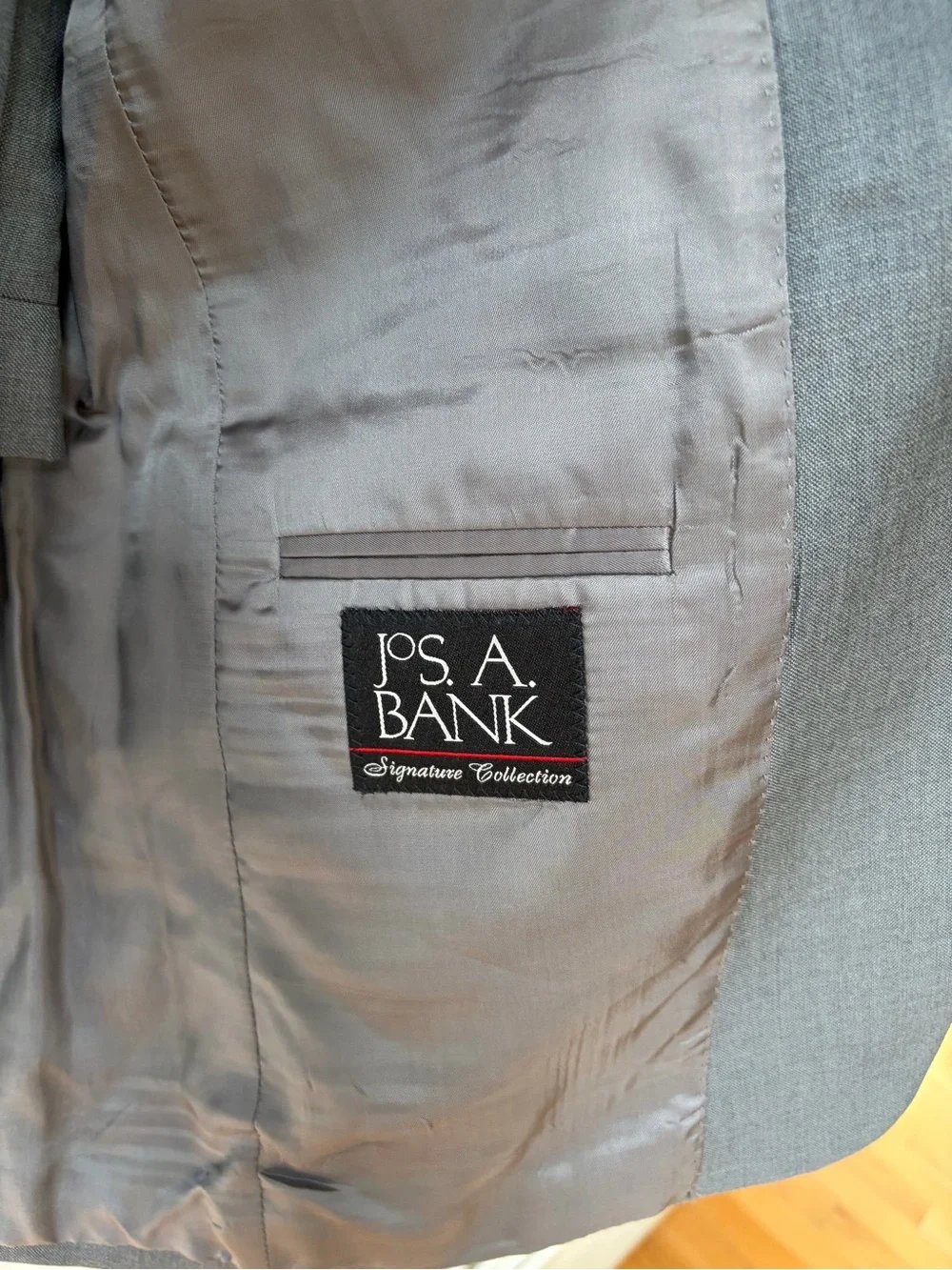 Jos. A. Bank Gray Two-Button suit 38R/32